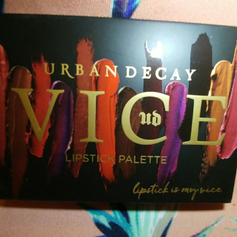 💥SALE💥 URBAN DECAY BLACKMAIL VICE LIP PALETTE